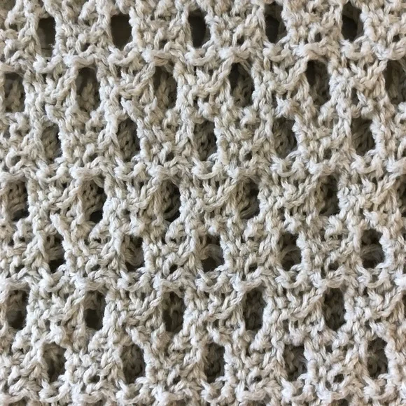 Cabi women light gray knit crochet top, long sleeve, see thru, round neck Sz S - Picture 6 of 10